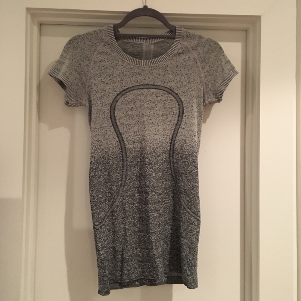 lululemon swiftly tee size 6